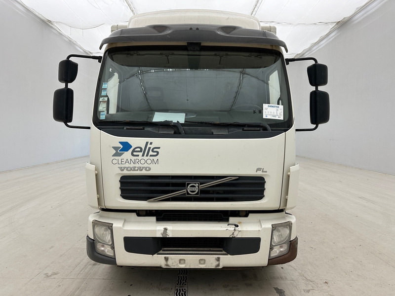Volvo FL 240 - Camión caja cerrada: foto 2 Volvo FL 240 - Camión caja cerrada: foto 2