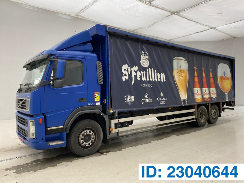 Volvo FM 300 - 6x2* - Camión lona: foto 1 Volvo FM 300 - 6x2* - Camión lona: foto 1