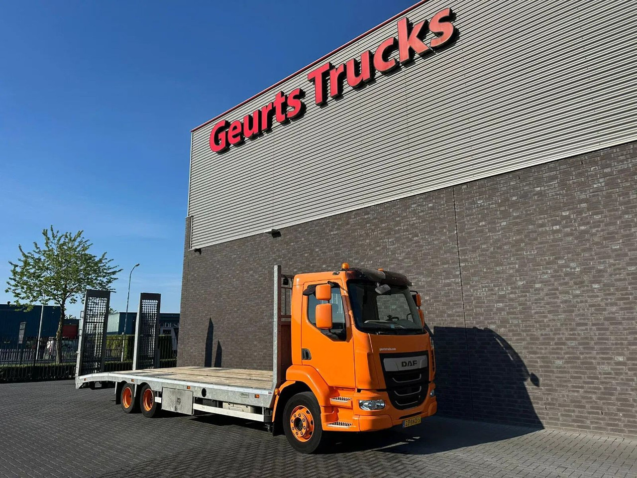 DAF LF OPRIJ 23-82 V OPRIJWAGEN / MACHINE TRANSPORTE - Camión portavehículos: foto 5 DAF LF OPRIJ 23-82 V OPRIJWAGEN / MACHINE TRANSPORTE - Camión portavehículos: foto 5