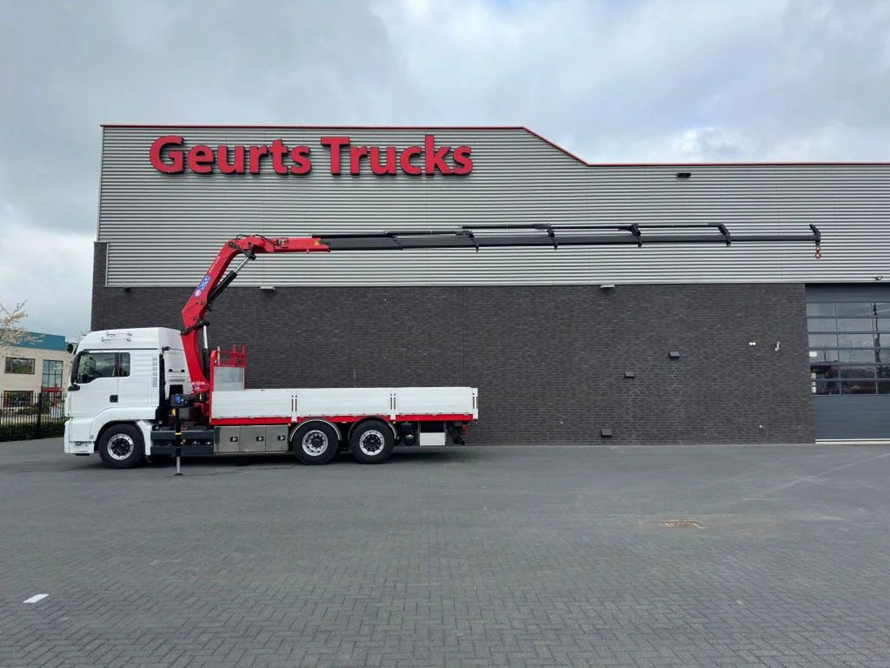 MAN TGS 26.500 6X2 + HMF 2820-K6 KRAAN/KAN/CRANE/GRU - Camión grúa: foto 1 MAN TGS 26.500 6X2 + HMF 2820-K6 KRAAN/KAN/CRANE/GRU - Camión grúa: foto 1