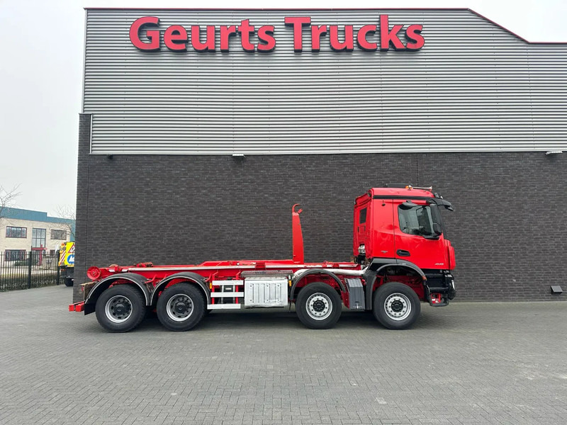 Mercedes-Benz Arocs 8X4 VDL S-30-6600 HAAKARMSYSTEEM/ABROLLKIPPER/HOOKLIFT - Camión con equipo de cable: foto 4 Mercedes-Benz Arocs 8X4 VDL S-30-6600 HAAKARMSYSTEEM/ABROLLKIPPER/HOOKLIFT - Camión con equipo de cable: foto 4