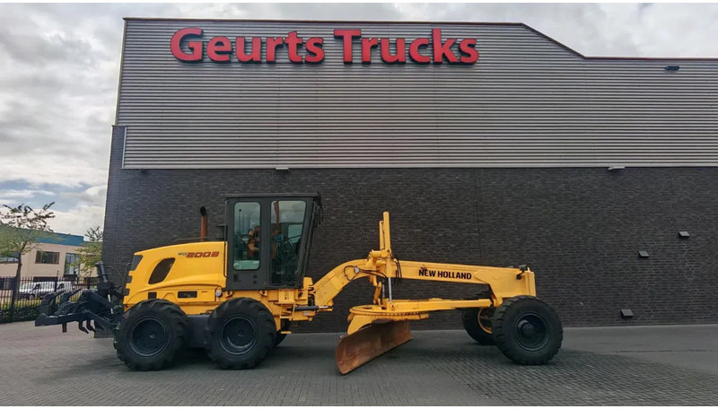 New Holland RG 200 B MOTORGRADER + RIPPER FROM 2012 HOURS 4237 - Grader: foto 4 New Holland RG 200 B MOTORGRADER + RIPPER FROM 2012 HOURS 4237 - Grader: foto 4