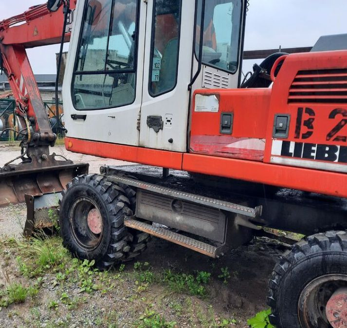 LIEBHERR A 904 - Excavadora de ruedas: foto 3 LIEBHERR A 904 - Excavadora de ruedas: foto 3