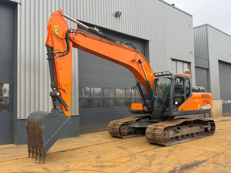 Doosan DX225LC-7 - Excavadora de cadenas: foto 2 Doosan DX225LC-7 - Excavadora de cadenas: foto 2