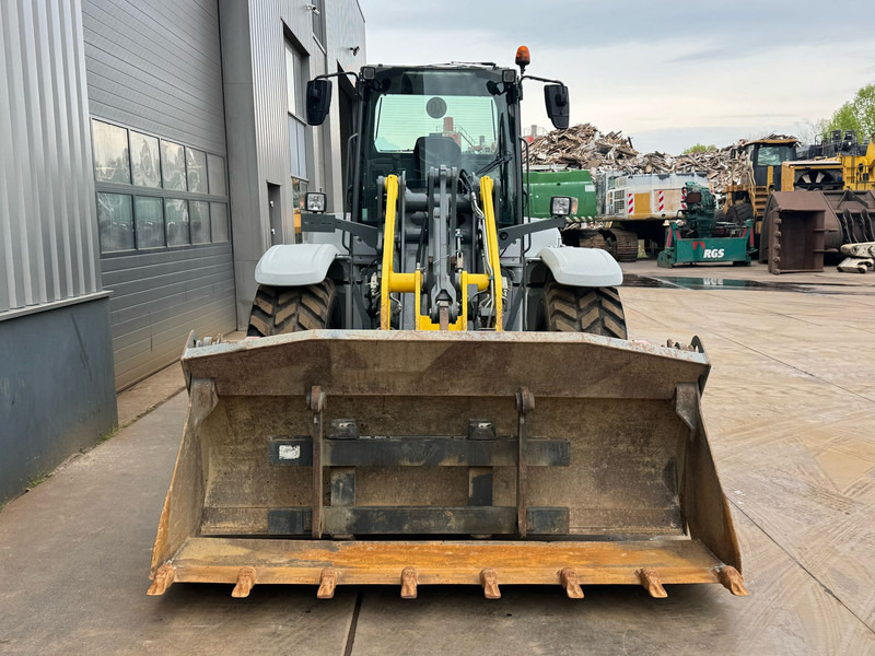Kramer 8155 / Forks / bucket - Cargadora de ruedas: foto 4 Kramer 8155 / Forks / bucket - Cargadora de ruedas: foto 4