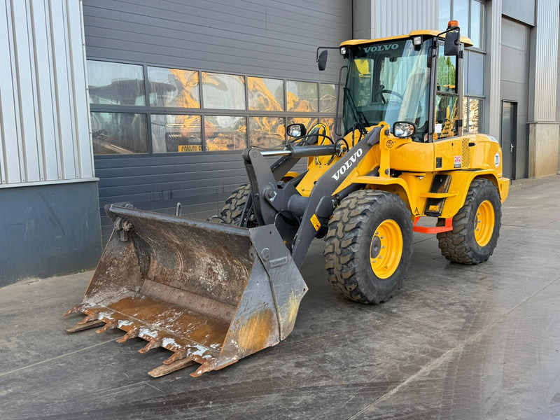 Volvo L30G - Cargadora de ruedas: foto 2 Volvo L30G - Cargadora de ruedas: foto 2