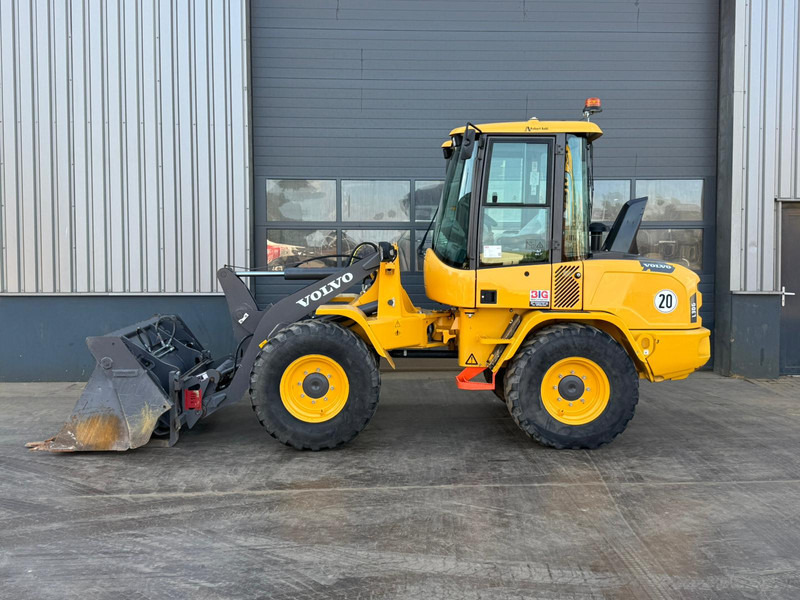 Volvo L30G - Cargadora de ruedas: foto 1 Volvo L30G - Cargadora de ruedas: foto 1