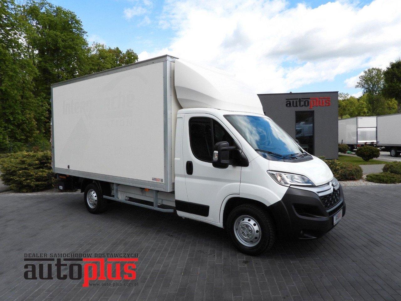 Citroën JUMPER KOFFER AUFZUG 8 PALETTEN TEMPOMAT NAVI Citroën JUMPER KOFFER AUFZUG 8 PALETTEN TEMPOMAT NAVI - Furgoneta caja cerrada: foto 1 Citroën JUMPER KOFFER AUFZUG 8 PALETTEN TEMPOMAT NAVI Citroën JUMPER KOFFER AUFZUG 8 PALETTEN TEMPOMAT NAVI - Furgoneta caja cerrada: foto 1