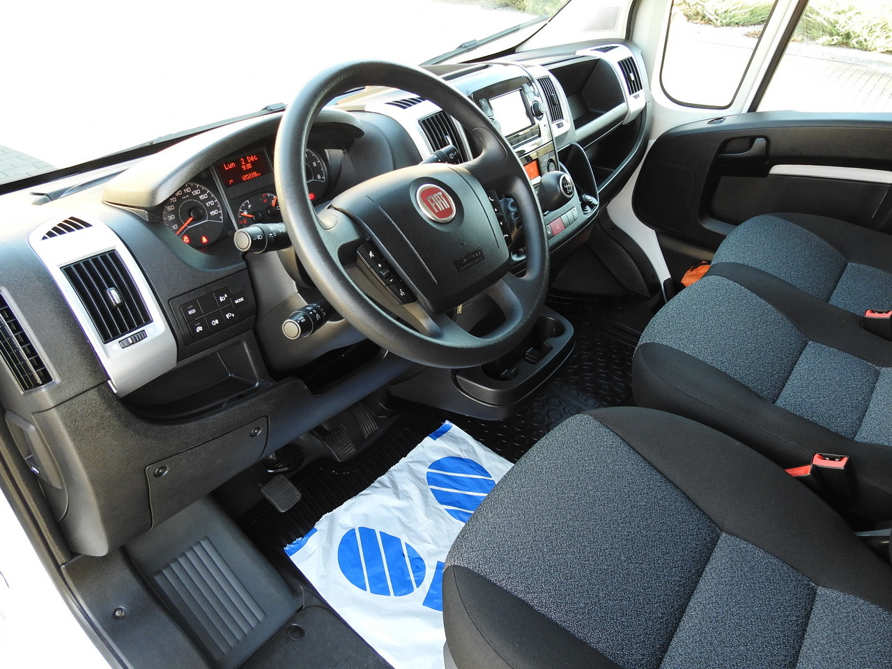 FIAT DUCATO REFRIGERATOR VAN -10*C POWER SUPPLY 230V AIR CONDITIONING 175HP - Furgoneta frigorifica: foto 2 FIAT DUCATO REFRIGERATOR VAN -10*C POWER SUPPLY 230V AIR CONDITIONING 175HP - Furgoneta frigorifica: foto 2