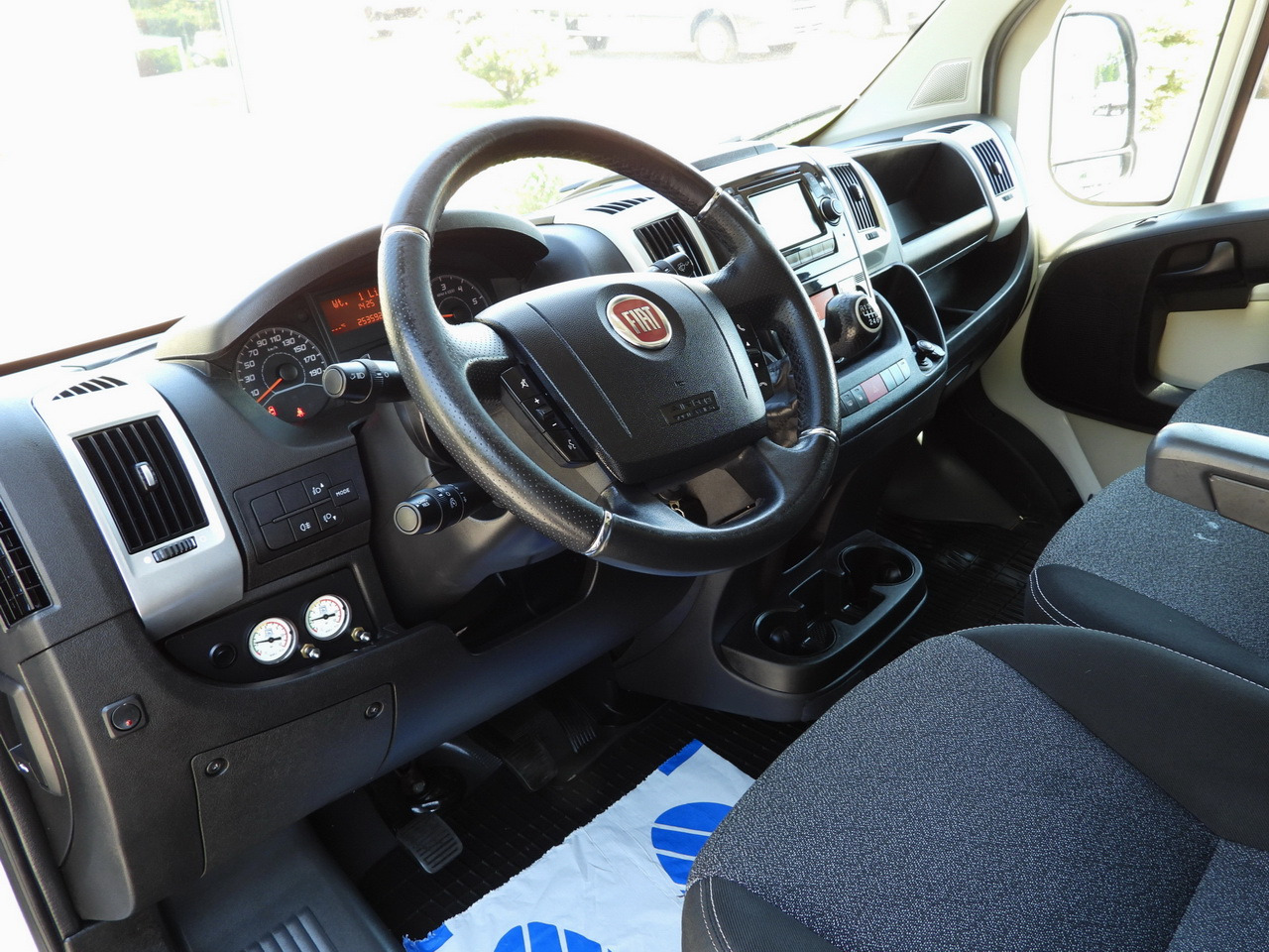 FIAT DUCATO TARPAULIN 10 PALLETS WEBASTO CRUISE CONTROL LED LIGHTS PNEUMATICS AIR CONDITIONING 180HP - Furgoneta con caja de lona: foto 2 FIAT DUCATO TARPAULIN 10 PALLETS WEBASTO CRUISE CONTROL LED LIGHTS PNEUMATICS AIR CONDITIONING 180HP - Furgoneta con caja de lona: foto 2