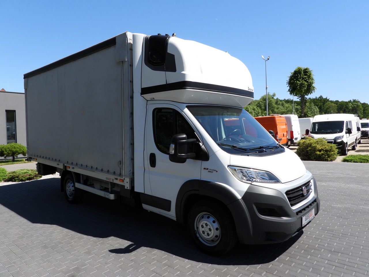 FIAT DUCATO TARPAULIN 10 PALLETS WEBASTO CRUISE CONTROL LED LIGHTS PNEUMATICS AIR CONDITIONING 180HP - Furgoneta con caja de lona: foto 4 FIAT DUCATO TARPAULIN 10 PALLETS WEBASTO CRUISE CONTROL LED LIGHTS PNEUMATICS AIR CONDITIONING 180HP - Furgoneta con caja de lona: foto 4