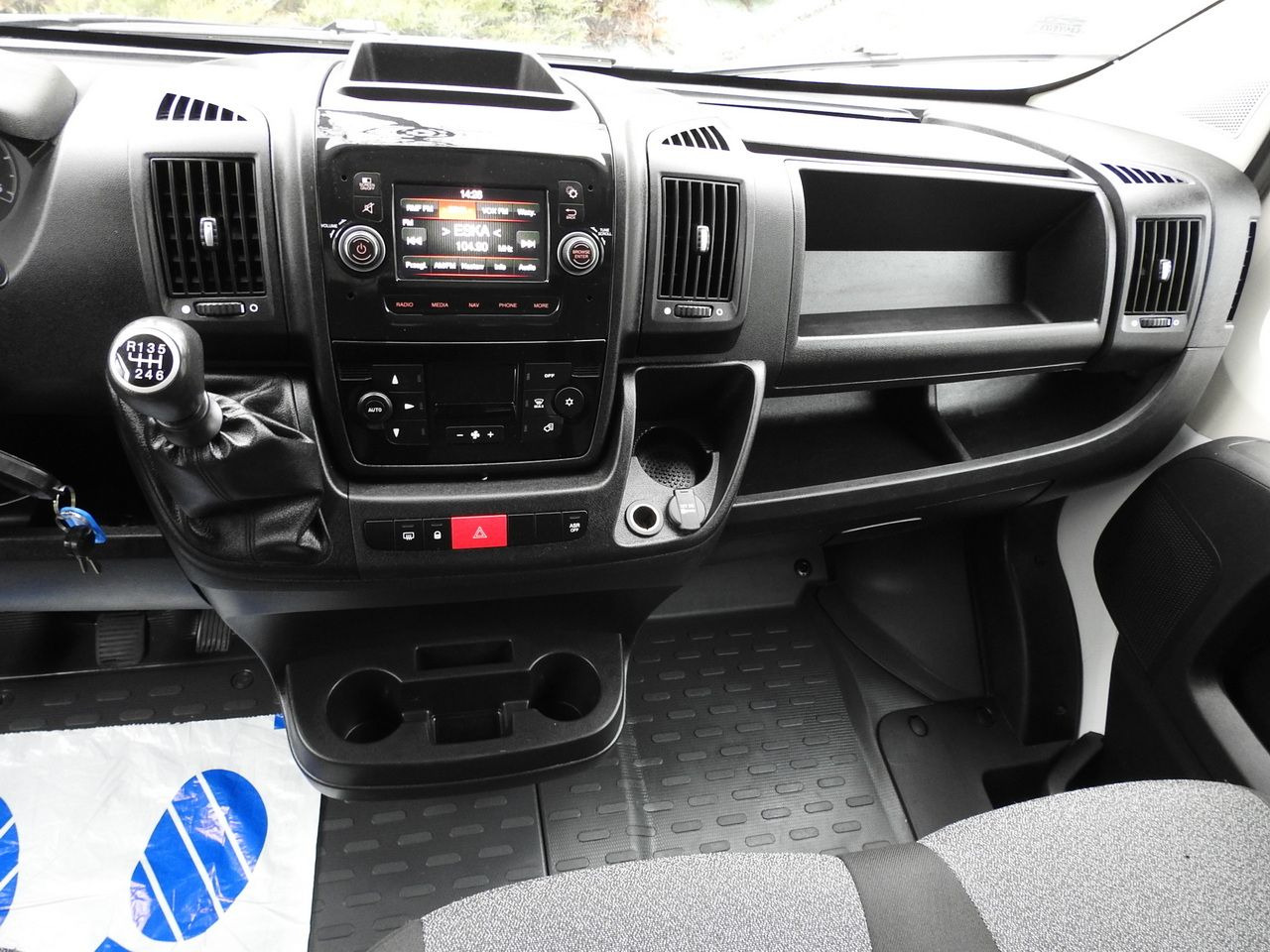 Furgoneta con caja de lona FIAT DUCATO  TARPAULIN 10 PALLETS WEBASTO CRUISE CONTROL NAVIGATION AIR CONDITIONING  180HP: foto 33