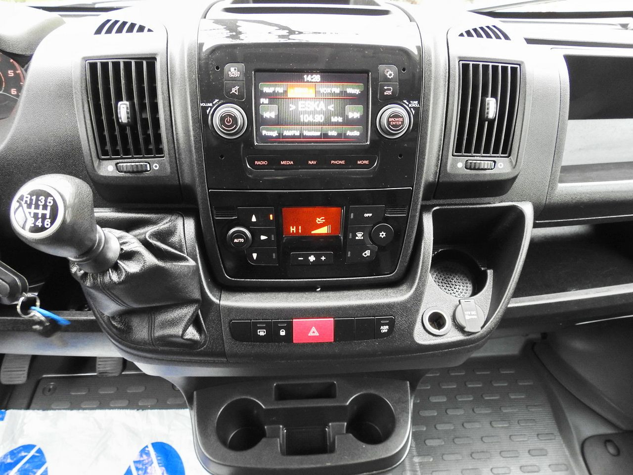 Furgoneta con caja de lona FIAT DUCATO  TARPAULIN 10 PALLETS WEBASTO CRUISE CONTROL NAVIGATION AIR CONDITIONING  180HP: foto 34