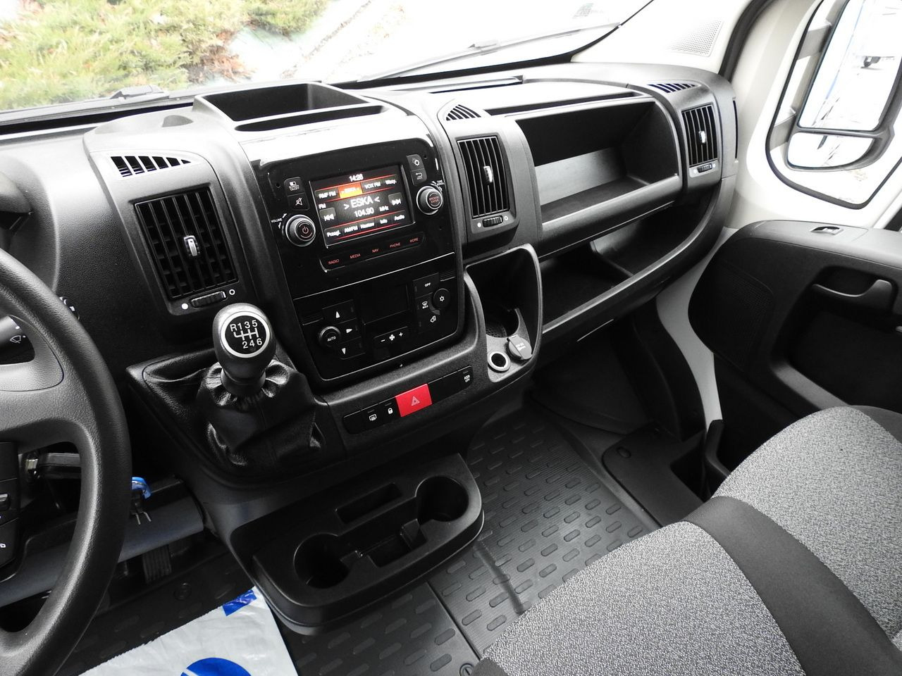 Furgoneta con caja de lona FIAT DUCATO  TARPAULIN 10 PALLETS WEBASTO CRUISE CONTROL NAVIGATION AIR CONDITIONING  180HP: foto 32