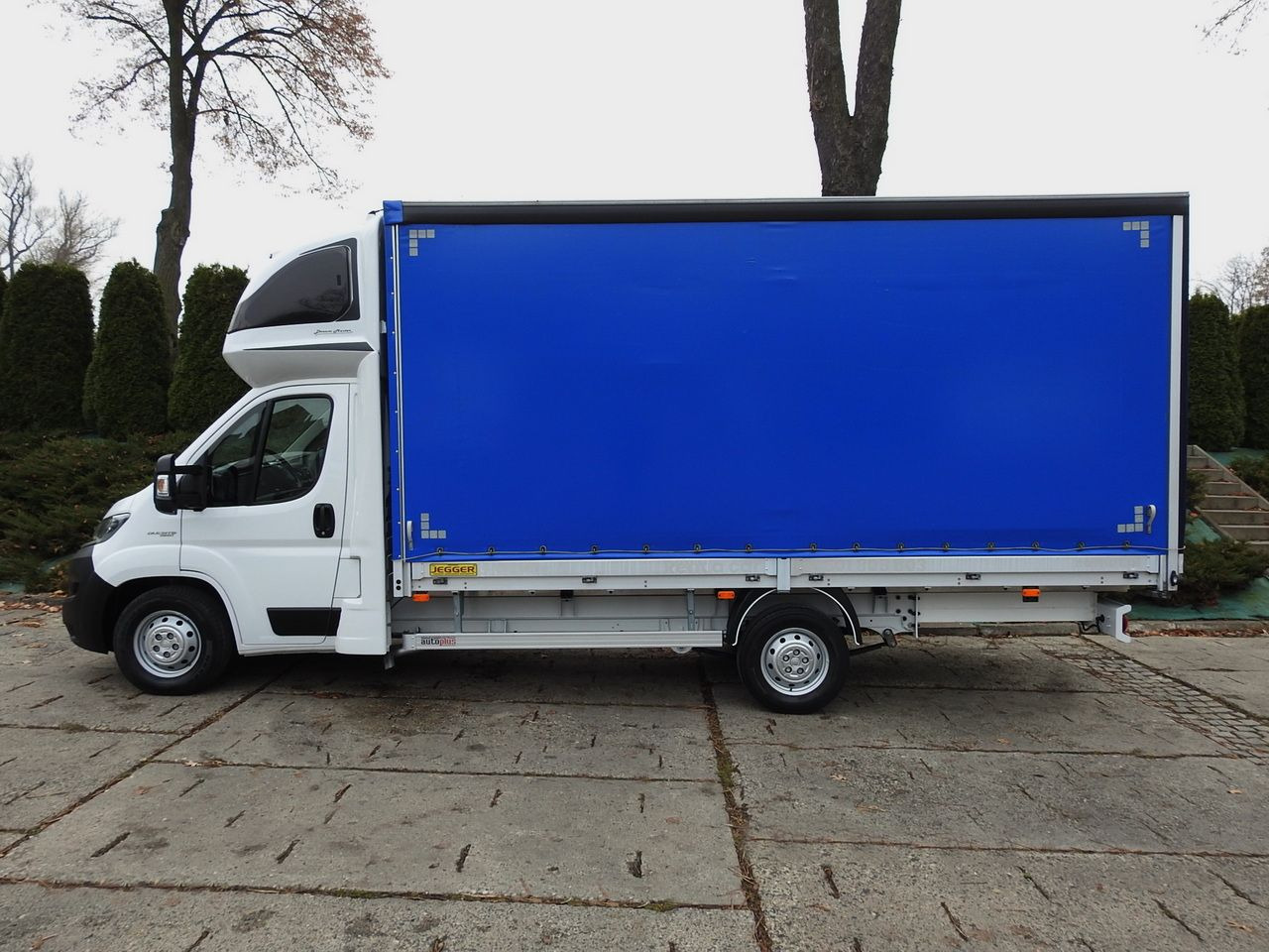 Furgoneta con caja de lona FIAT DUCATO  TARPAULIN 10 PALLETS WEBASTO CRUISE CONTROL NAVIGATION AIR CONDITIONING  180HP: foto 9