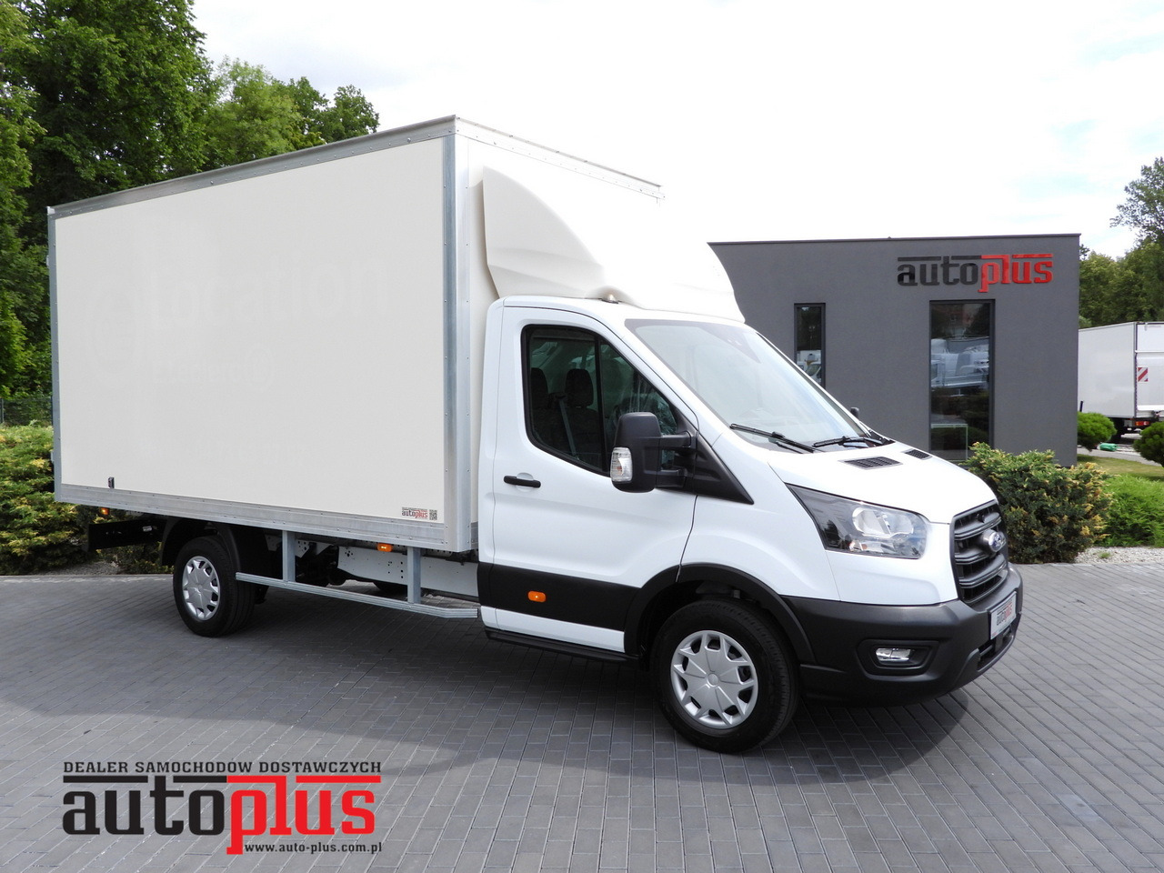 FORD TRANSIT BOX 8 PALLETS CRUISE CONTROL AIR CONDITIONING  130HP - Furgoneta frigorifica: foto 1 FORD TRANSIT BOX 8 PALLETS CRUISE CONTROL AIR CONDITIONING  130HP - Furgoneta frigorifica: foto 1