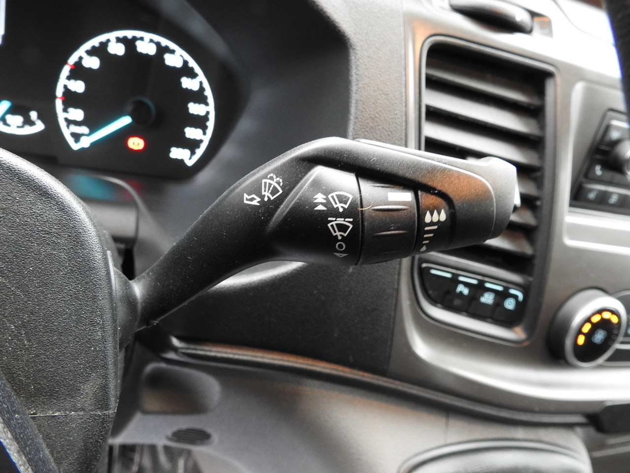 Furgón FORD TRANSIT BOX DELIVERY VAN 6 SEATS CRUISE CONTROL AIR CONDITIONING  185HP: foto 33