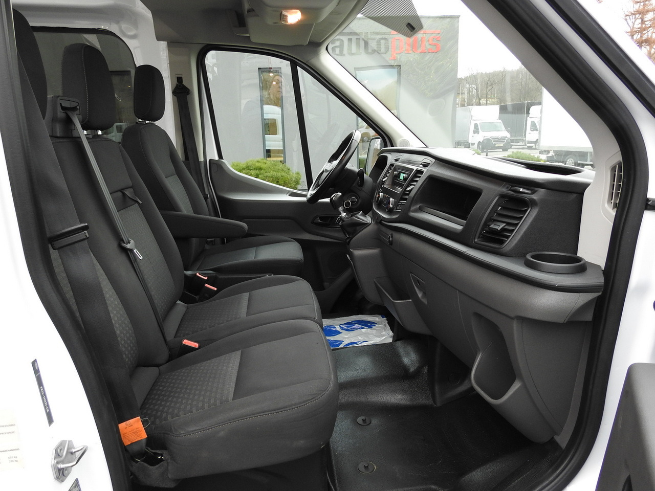 Furgón FORD TRANSIT BOX DELIVERY VAN 6 SEATS CRUISE CONTROL AIR CONDITIONING  185HP: foto 44