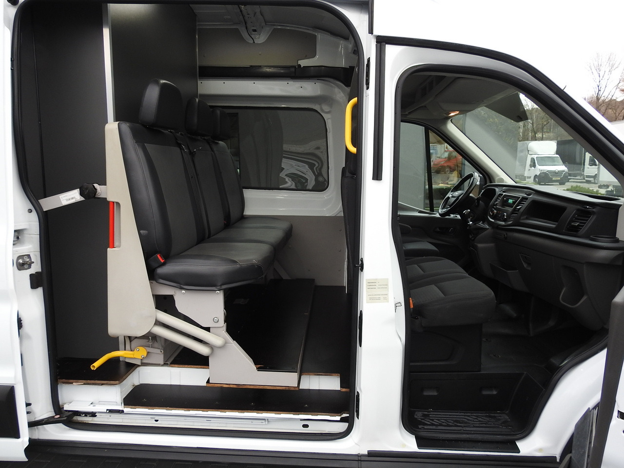 Furgón FORD TRANSIT BOX DELIVERY VAN 6 SEATS CRUISE CONTROL AIR CONDITIONING  185HP: foto 47