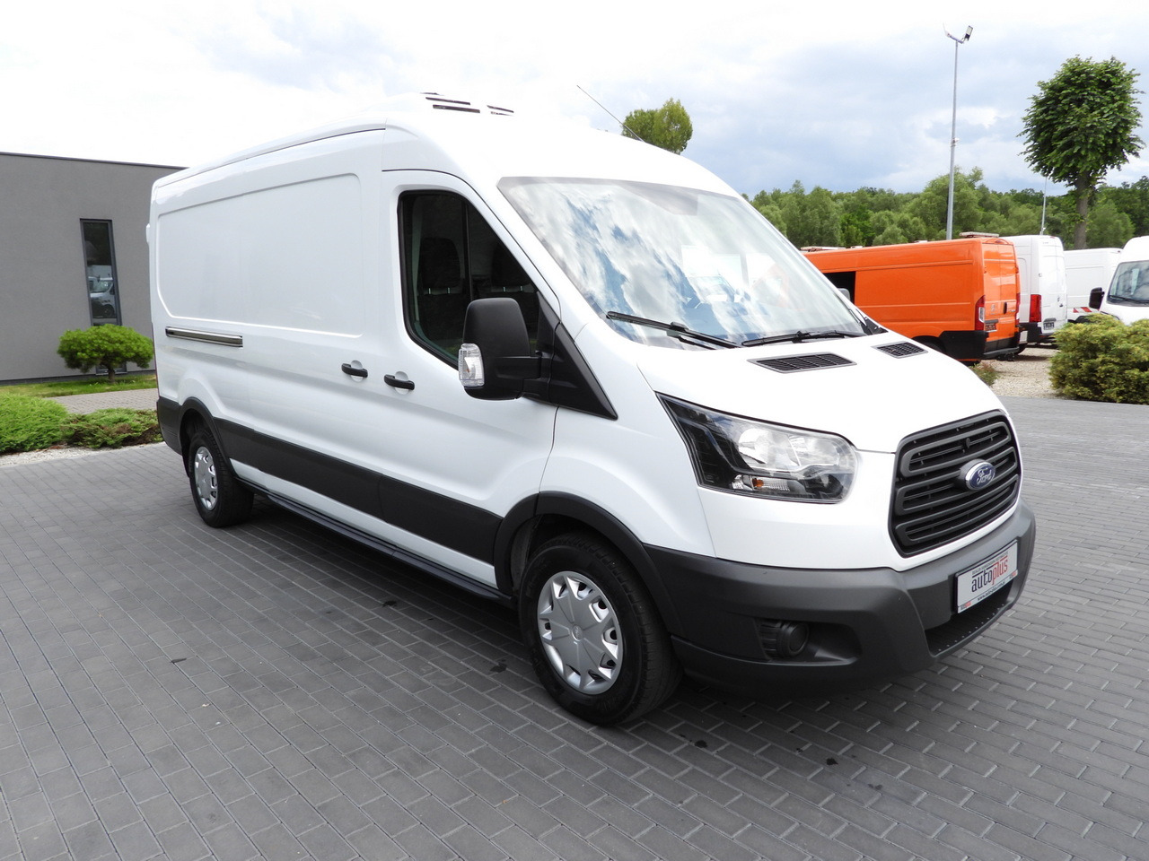 FORD TRANSIT REFRIGERATOR VAN 5*C AIR CONDITIONING 105HP - Furgoneta frigorifica: foto 4 FORD TRANSIT REFRIGERATOR VAN 5*C AIR CONDITIONING 105HP - Furgoneta frigorifica: foto 4
