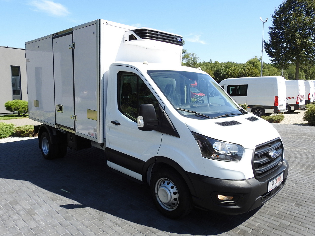 FORD TRANSIT REGRIGERATOR BOX 0*C POWER SUPPLY 230V CRUISE CONTROL AIR CONDITIONING TWIN WHEELS 170HP - Furgoneta frigorifica: foto 4 FORD TRANSIT REGRIGERATOR BOX 0*C POWER SUPPLY 230V CRUISE CONTROL AIR CONDITIONING TWIN WHEELS 170HP - Furgoneta frigorifica: foto 4