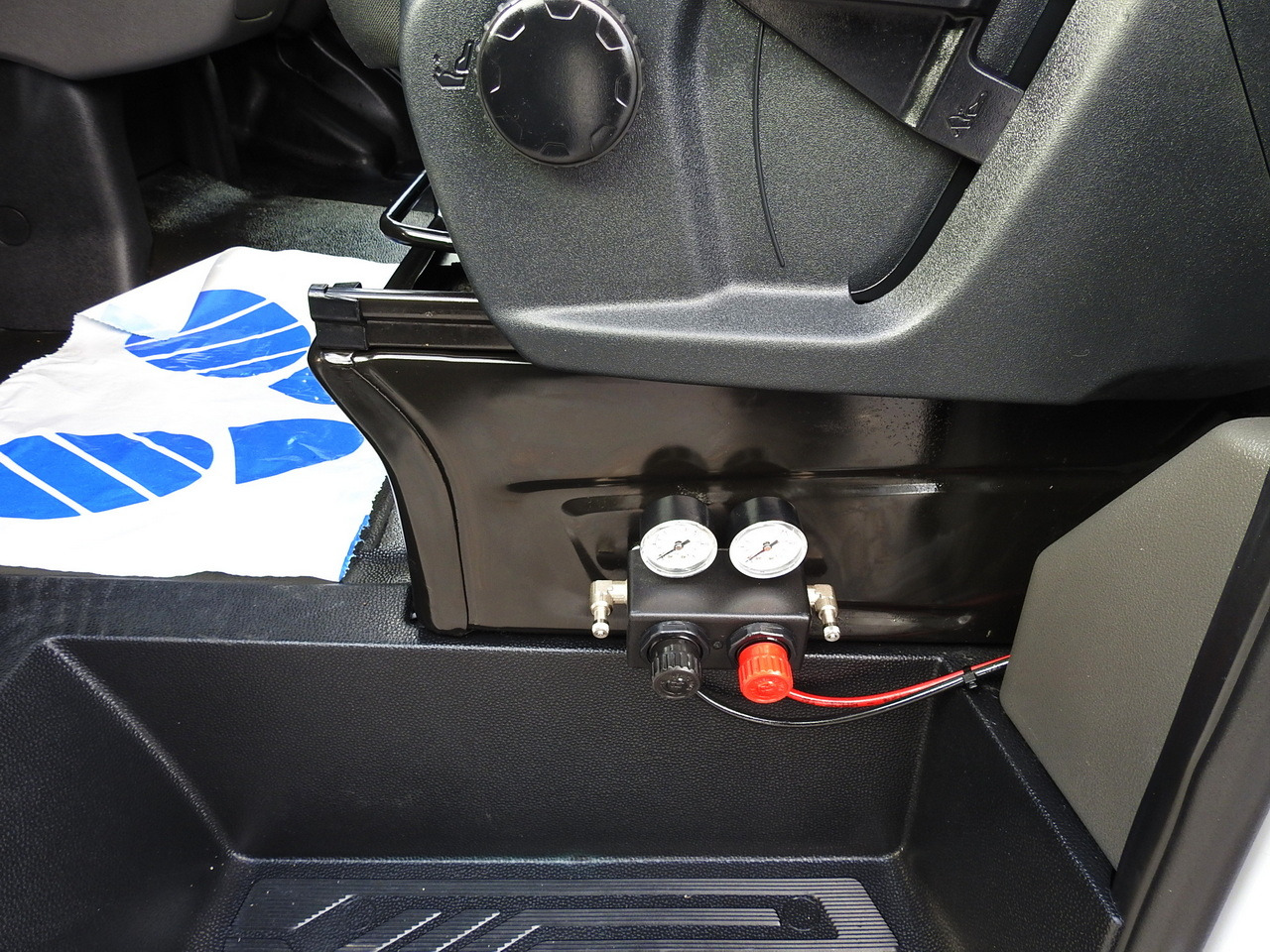 Leasing de FORD TRANSIT REGRIGERATOR BOX -10*C POWER SUPPLY 230V CRUISE CONTROL AIR CONDITIONING LED LIGHTS PNEUMATICS TWIN WHEELS  130HP FORD TRANSIT REGRIGERATOR BOX -10*C POWER SUPPLY 230V CRUISE CONTROL AIR CONDITIONING LED LIGHTS PNEUMATICS TWIN WHEELS  130HP: foto 32