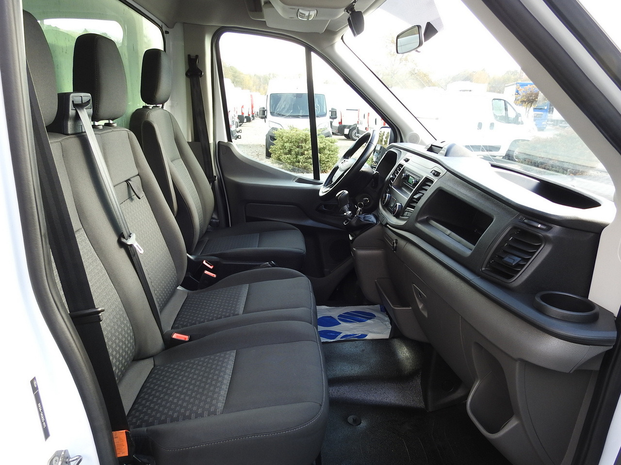 Leasing de FORD TRANSIT REGRIGERATOR BOX -10*C POWER SUPPLY 230V CRUISE CONTROL AIR CONDITIONING LED LIGHTS PNEUMATICS TWIN WHEELS  130HP FORD TRANSIT REGRIGERATOR BOX -10*C POWER SUPPLY 230V CRUISE CONTROL AIR CONDITIONING LED LIGHTS PNEUMATICS TWIN WHEELS  130HP: foto 45