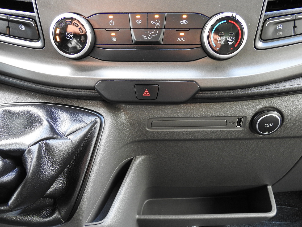 Leasing de FORD TRANSIT REGRIGERATOR BOX -10*C POWER SUPPLY 230V CRUISE CONTROL AIR CONDITIONING LED LIGHTS PNEUMATICS TWIN WHEELS  130HP FORD TRANSIT REGRIGERATOR BOX -10*C POWER SUPPLY 230V CRUISE CONTROL AIR CONDITIONING LED LIGHTS PNEUMATICS TWIN WHEELS  130HP: foto 42