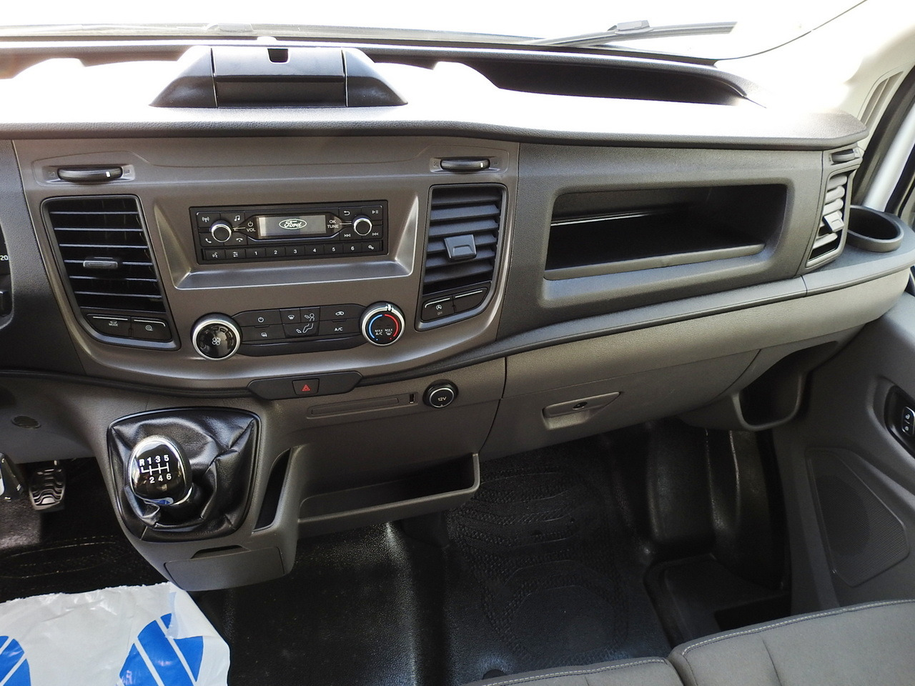 Leasing de FORD TRANSIT REGRIGERATOR BOX -10*C POWER SUPPLY 230V CRUISE CONTROL AIR CONDITIONING LED LIGHTS PNEUMATICS TWIN WHEELS  130HP FORD TRANSIT REGRIGERATOR BOX -10*C POWER SUPPLY 230V CRUISE CONTROL AIR CONDITIONING LED LIGHTS PNEUMATICS TWIN WHEELS  130HP: foto 38