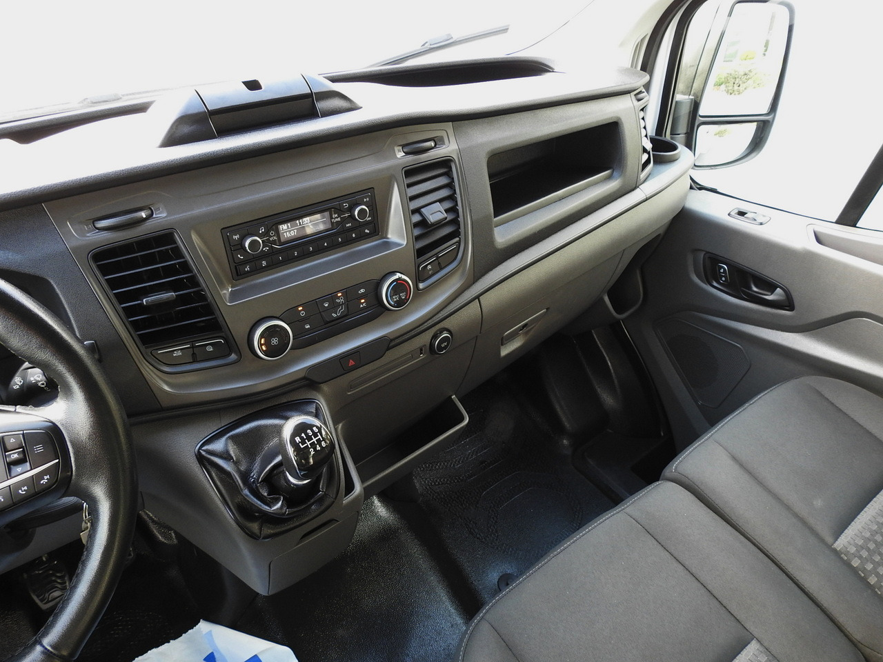 Leasing de FORD TRANSIT REGRIGERATOR BOX -10*C POWER SUPPLY 230V CRUISE CONTROL AIR CONDITIONING LED LIGHTS PNEUMATICS TWIN WHEELS  130HP FORD TRANSIT REGRIGERATOR BOX -10*C POWER SUPPLY 230V CRUISE CONTROL AIR CONDITIONING LED LIGHTS PNEUMATICS TWIN WHEELS  130HP: foto 37