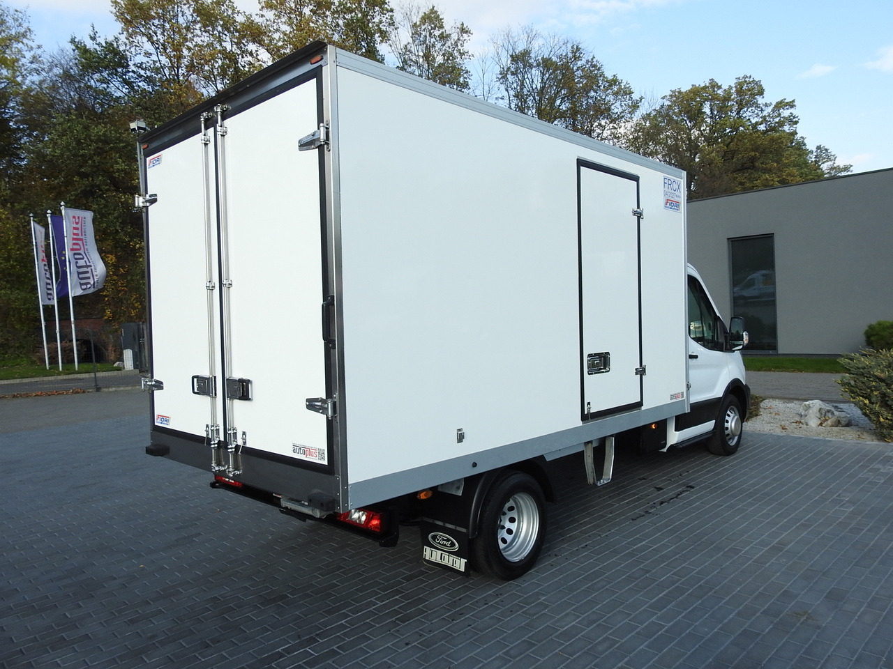 Leasing de FORD TRANSIT REGRIGERATOR BOX -10*C POWER SUPPLY 230V CRUISE CONTROL AIR CONDITIONING LED LIGHTS PNEUMATICS TWIN WHEELS  130HP FORD TRANSIT REGRIGERATOR BOX -10*C POWER SUPPLY 230V CRUISE CONTROL AIR CONDITIONING LED LIGHTS PNEUMATICS TWIN WHEELS  130HP: foto 14