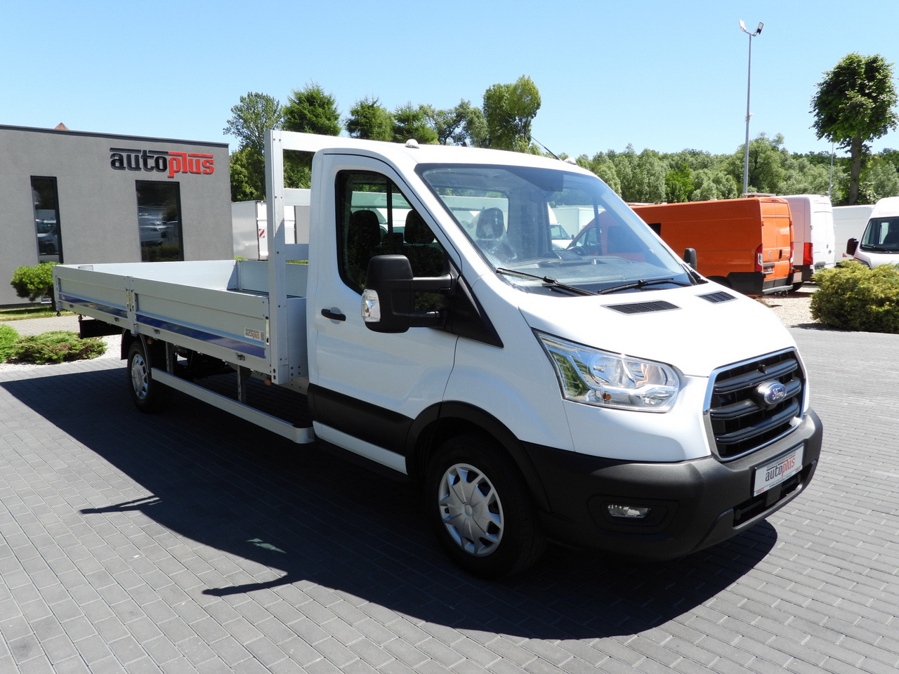 FORD TRANSIT STAKE BODY 10 PALLETS CRUISE CONTROL LED LIGHTS PNEUMATICS AIR CONDITIONING 160HP - Caja abierta furgoneta: foto 4 FORD TRANSIT STAKE BODY 10 PALLETS CRUISE CONTROL LED LIGHTS PNEUMATICS AIR CONDITIONING 160HP - Caja abierta furgoneta: foto 4
