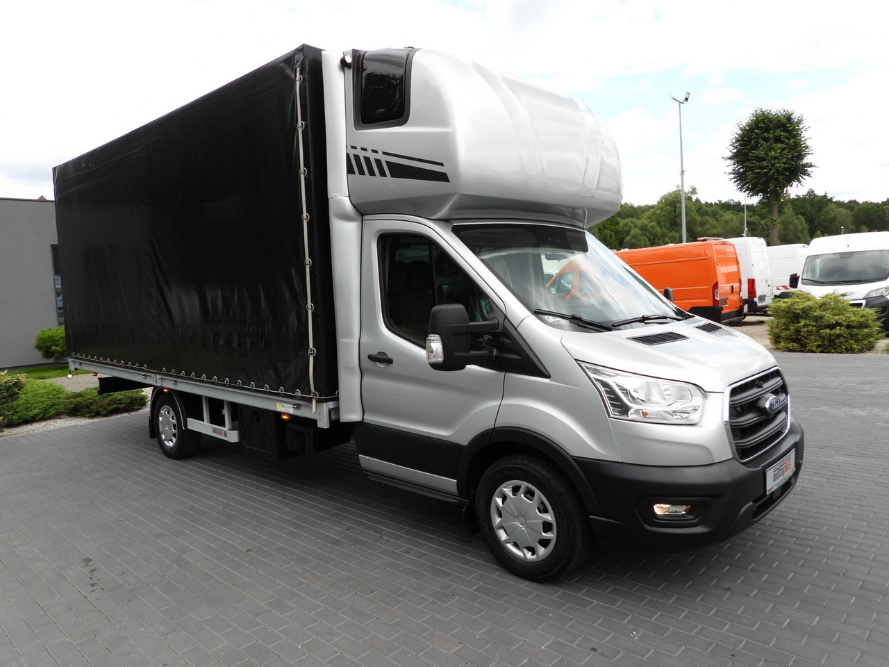 FORD TRANSIT TARPAULIN 10 PALLETS WEBASTO CRUISE CONTROL LED LIGHTS PNEUMATICS AIR CONDITIONING 160HP - Furgoneta con caja de lona: foto 4 FORD TRANSIT TARPAULIN 10 PALLETS WEBASTO CRUISE CONTROL LED LIGHTS PNEUMATICS AIR CONDITIONING 160HP - Furgoneta con caja de lona: foto 4