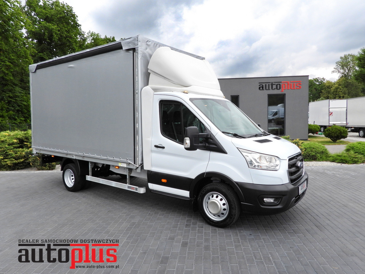 FORD TRANSIT  TARPAULIN 8 PALLETS CRUISE CONTROL LED LIGHTS TWIN WHEELS AIR CONDITIONING  130HP - Furgoneta con caja de lona: foto 1 FORD TRANSIT  TARPAULIN 8 PALLETS CRUISE CONTROL LED LIGHTS TWIN WHEELS AIR CONDITIONING  130HP - Furgoneta con caja de lona: foto 1