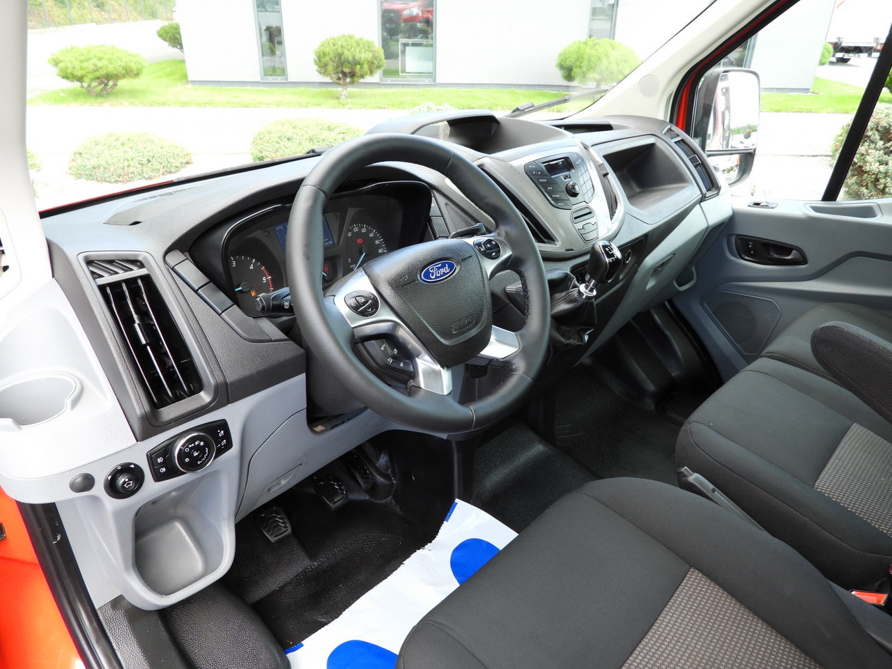 FORD TRANSIT TIPPER CRUISE CONTROL LED LIGHTS TWIN WHEELS AIR CONDITIONING 170HP - Volquete furgoneta: foto 2 FORD TRANSIT TIPPER CRUISE CONTROL LED LIGHTS TWIN WHEELS AIR CONDITIONING 170HP - Volquete furgoneta: foto 2