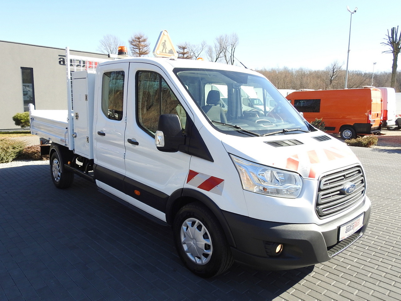 FORD TRANSIT TIPPER DOUBLE CABIN DOKA 6 SEATS CRUISE CONTROL AIR CONDITIONING 130HP - Volquete furgoneta: foto 4 FORD TRANSIT TIPPER DOUBLE CABIN DOKA 6 SEATS CRUISE CONTROL AIR CONDITIONING 130HP - Volquete furgoneta: foto 4