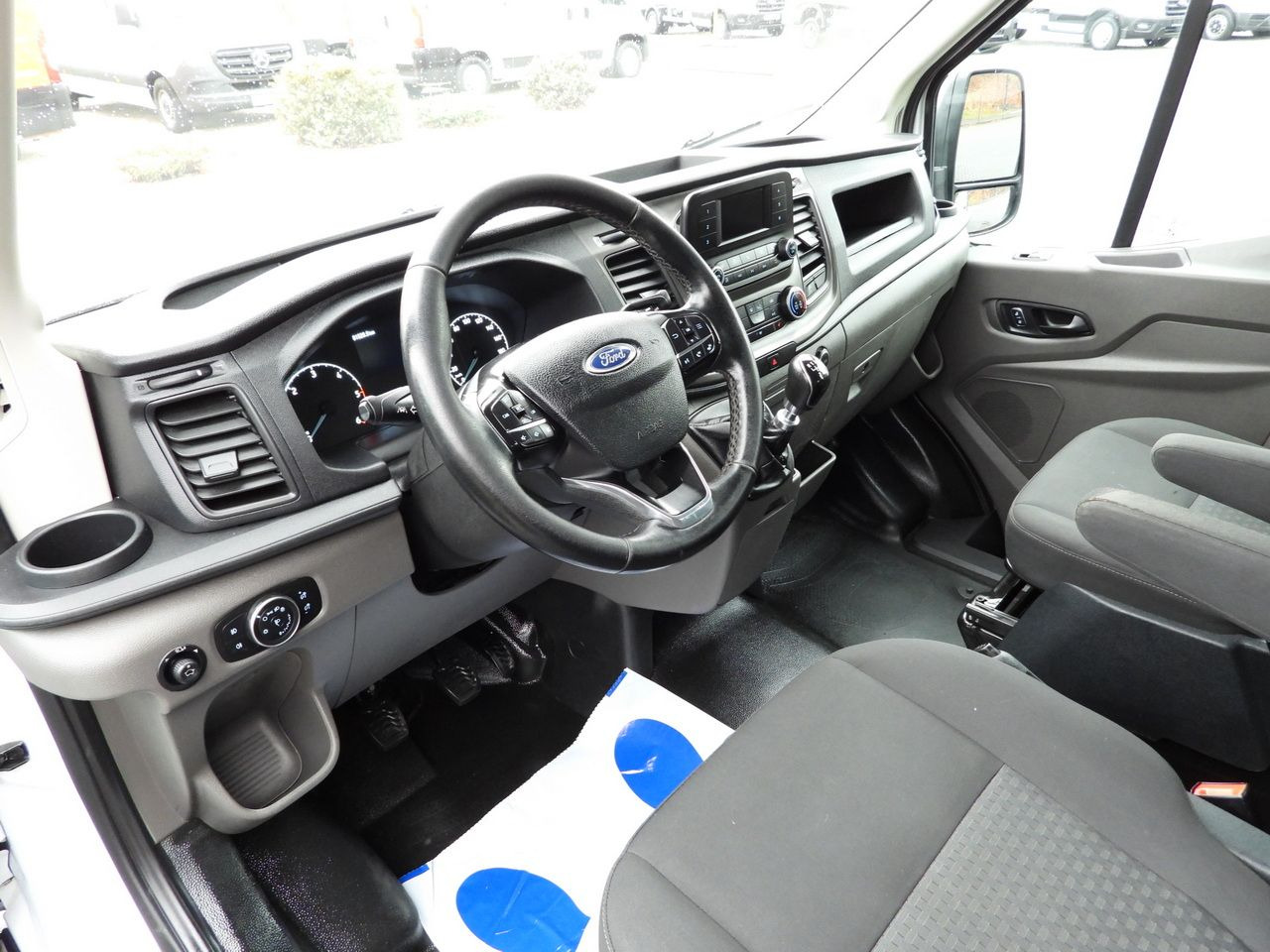 FORD TRANSIT TIPPER DOUBLE CABIN DOKA 6 SEATS CRUISE CONTROL LED LIGHTS TWIN WHEELS AIR CONDITIONING 170HP - Volquete furgoneta: foto 2 FORD TRANSIT TIPPER DOUBLE CABIN DOKA 6 SEATS CRUISE CONTROL LED LIGHTS TWIN WHEELS AIR CONDITIONING 170HP - Volquete furgoneta: foto 2