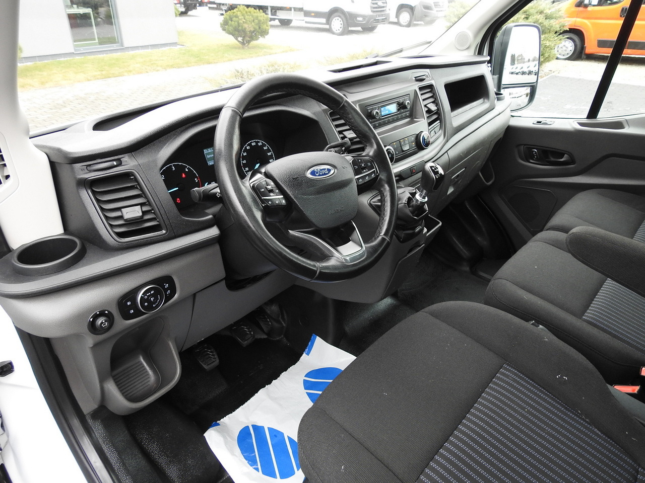 FORD TRANSIT TIPPER LED LIGHTS TWIN WHEELS AIR CONDITIONING 130HP - Volquete furgoneta: foto 2 FORD TRANSIT TIPPER LED LIGHTS TWIN WHEELS AIR CONDITIONING 130HP - Volquete furgoneta: foto 2