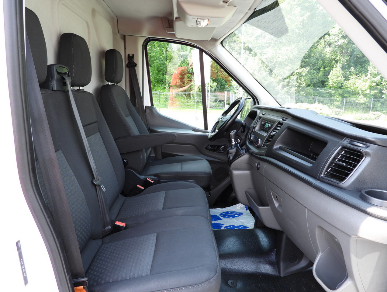Furgón FORD TRANSIT  VAN CRUISE CONTROL LED LIGHTS AIR CONDITIONING  130HP: foto 36