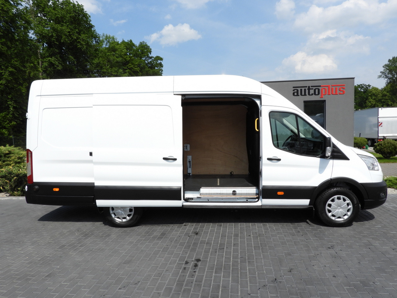 Furgón FORD TRANSIT  VAN CRUISE CONTROL LED LIGHTS AIR CONDITIONING  130HP: foto 8