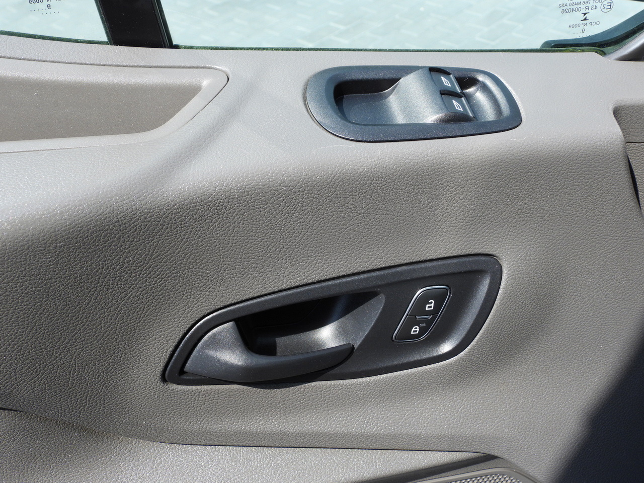 Furgón FORD TRANSIT  VAN CRUISE CONTROL LED LIGHTS AIR CONDITIONING  130HP: foto 24