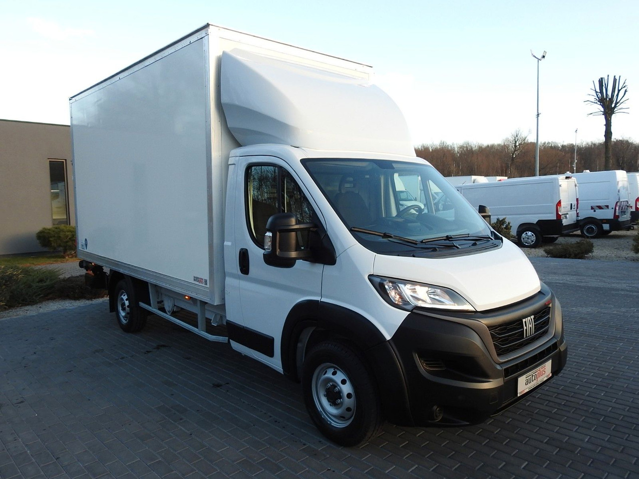 Fiat DUCATO KOFFER AUFZUG 8 PALETTEN TEMPOMAT - Furgoneta caja cerrada: foto 4 Fiat DUCATO KOFFER AUFZUG 8 PALETTEN TEMPOMAT - Furgoneta caja cerrada: foto 4