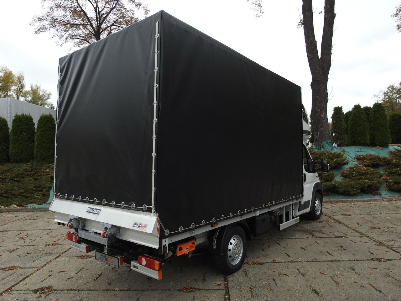 Fiat DUCATO PRITSCHE PLANE AUFZUG 8 PALETTEN WEBASTO - Furgoneta con caja de lona: foto 3 Fiat DUCATO PRITSCHE PLANE AUFZUG 8 PALETTEN WEBASTO - Furgoneta con caja de lona: foto 3
