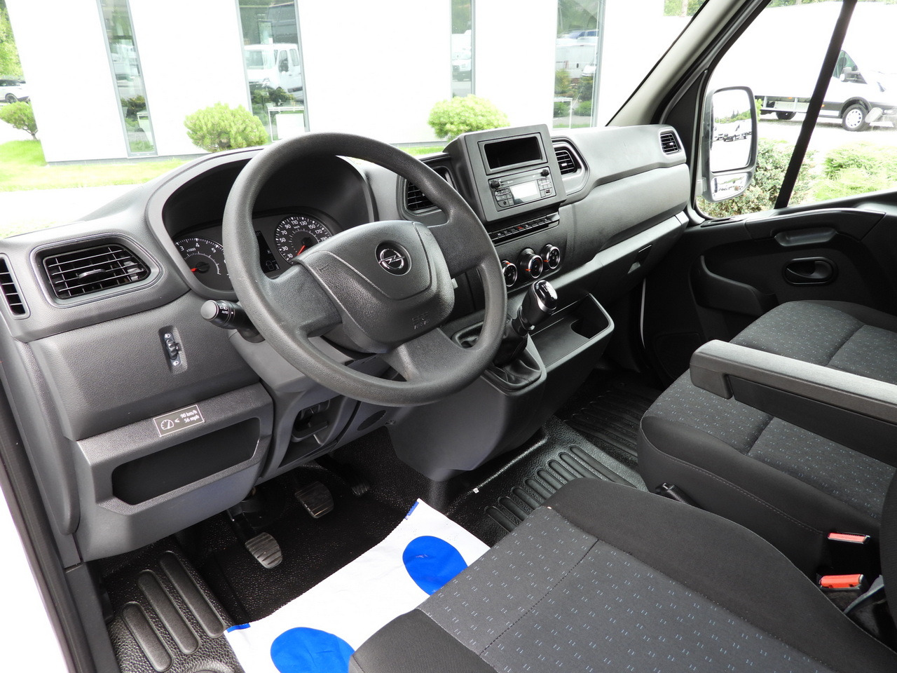 OPEL MOVANO TIPPER DOUBLE CABIN DOKA 7 SEATS LED LIGHTS TWIN WHEELS AIR CONDITIONING 145HP - Furgoneta: foto 2 OPEL MOVANO TIPPER DOUBLE CABIN DOKA 7 SEATS LED LIGHTS TWIN WHEELS AIR CONDITIONING 145HP - Furgoneta: foto 2