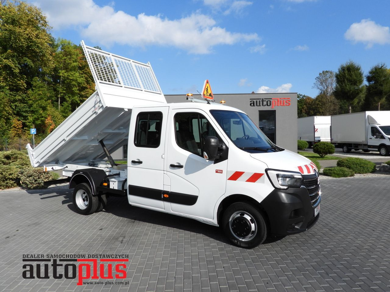 RENAULT MASTER TIPPER DOUBLE CABIN DOKA 6 SEATS CRUISE CONTROL LED LIGHTS TWIN WHEELS AIR CONDITIONING 165HP - Furgoneta: foto 1 RENAULT MASTER TIPPER DOUBLE CABIN DOKA 6 SEATS CRUISE CONTROL LED LIGHTS TWIN WHEELS AIR CONDITIONING 165HP - Furgoneta: foto 1