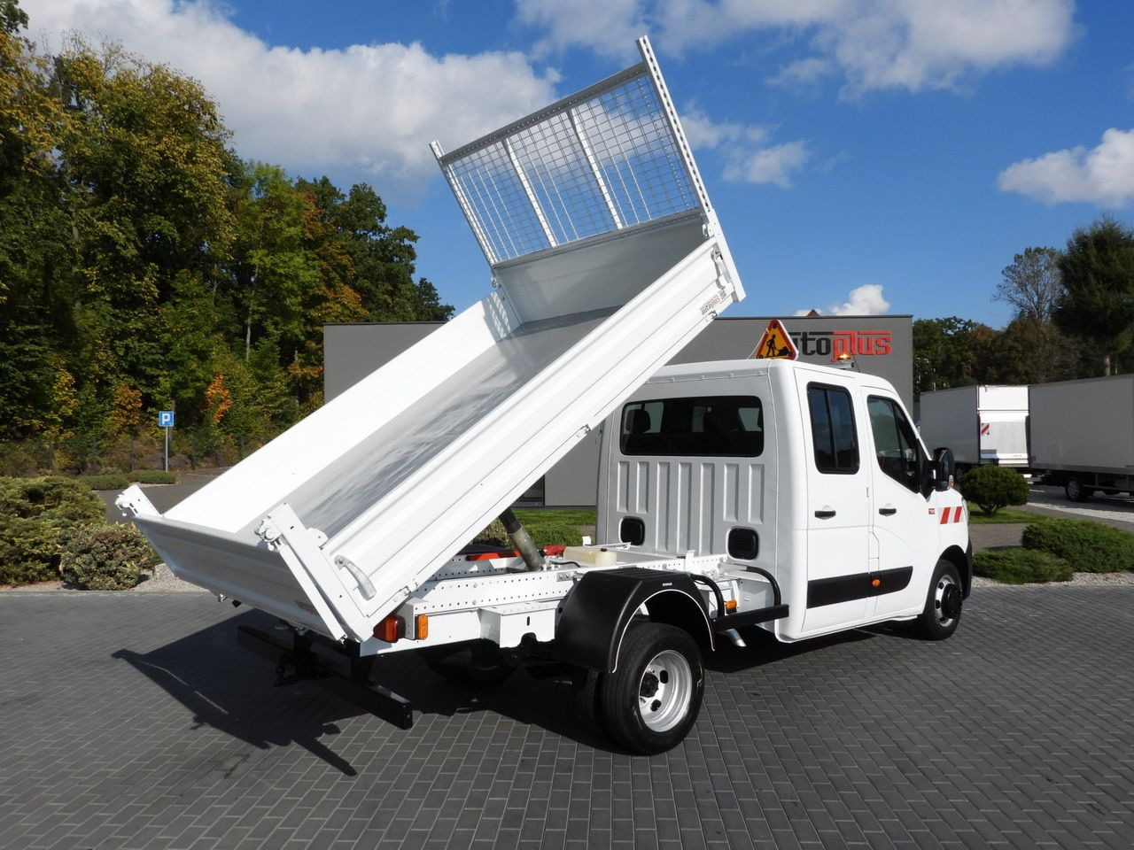 RENAULT MASTER TIPPER DOUBLE CABIN DOKA 6 SEATS CRUISE CONTROL LED LIGHTS TWIN WHEELS AIR CONDITIONING 165HP - Furgoneta: foto 3 RENAULT MASTER TIPPER DOUBLE CABIN DOKA 6 SEATS CRUISE CONTROL LED LIGHTS TWIN WHEELS AIR CONDITIONING 165HP - Furgoneta: foto 3
