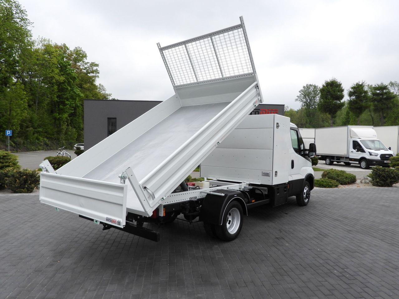 IVECO DAILY 35C14 TIPPER CRUISE CONTROL TWIN WHEELS 140HP - Volquete furgoneta: foto 3 IVECO DAILY 35C14 TIPPER CRUISE CONTROL TWIN WHEELS 140HP - Volquete furgoneta: foto 3