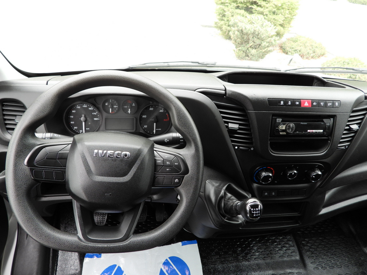 Leasing de IVECO DAILY 35C14 TIPPER CRUISE CONTROL TWIN WHEELS  140HP IVECO DAILY 35C14 TIPPER CRUISE CONTROL TWIN WHEELS  140HP: foto 31
