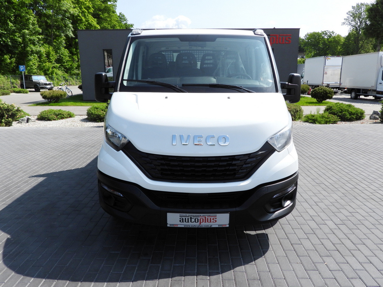 IVECO DAILY 35S12 STAKE BODY DOUBLE CABIN DOKA 7 SEATS AIR CONDITIONING  120HP - Furgoneta combi: foto 5 IVECO DAILY 35S12 STAKE BODY DOUBLE CABIN DOKA 7 SEATS AIR CONDITIONING  120HP - Furgoneta combi: foto 5