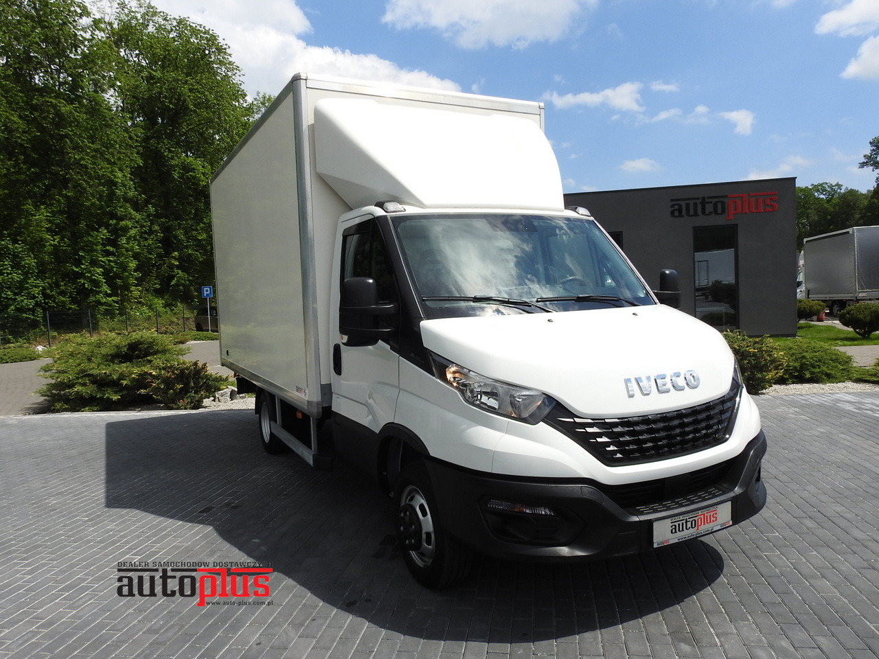 IVECO DAILY 35S14 8 PALLETS CRUISE CONTROL TWIN WHEELS AIR CONDITIONING 140HP - Furgoneta caja cerrada: foto 1 IVECO DAILY 35S14 8 PALLETS CRUISE CONTROL TWIN WHEELS AIR CONDITIONING 140HP - Furgoneta caja cerrada: foto 1
